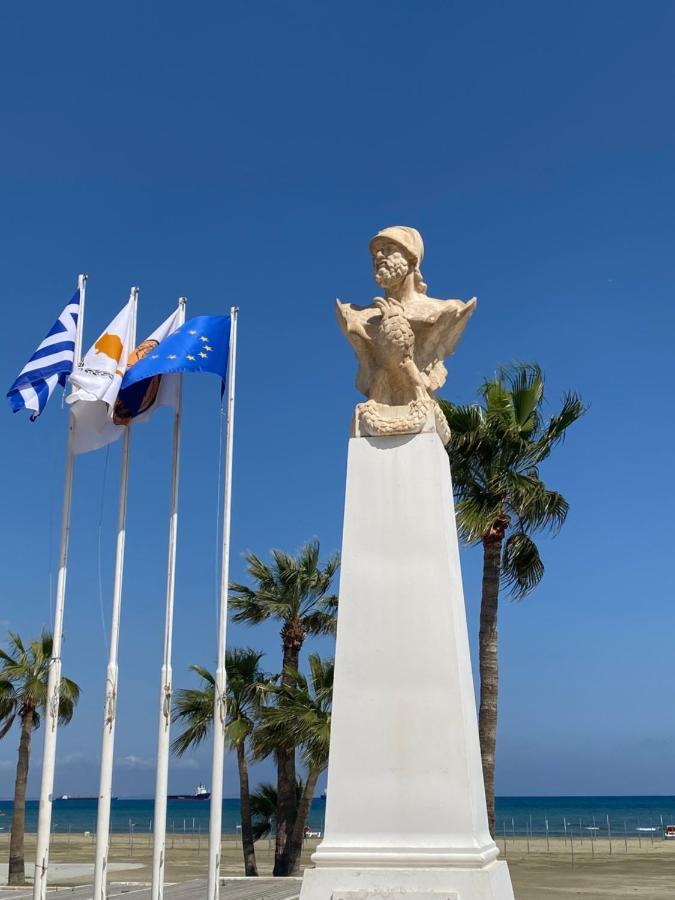 Larnaca Beach Apartment 1A Екстер'єр фото