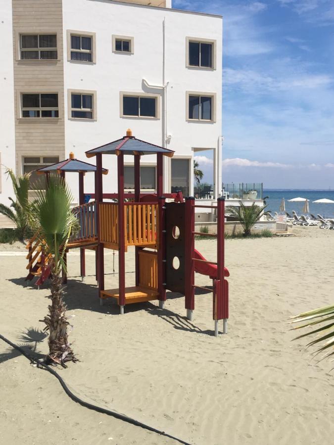 Larnaca Beach Apartment 1A Екстер'єр фото