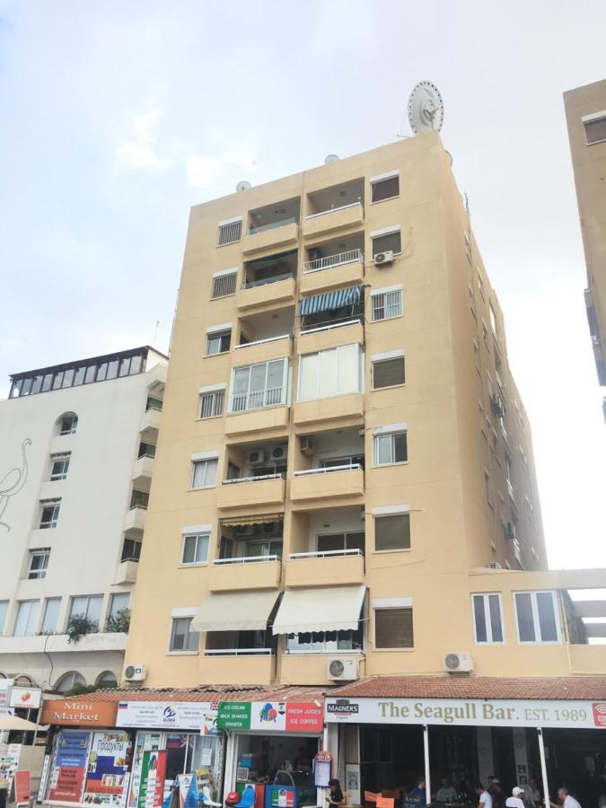 Larnaca Beach Apartment 1A Екстер'єр фото